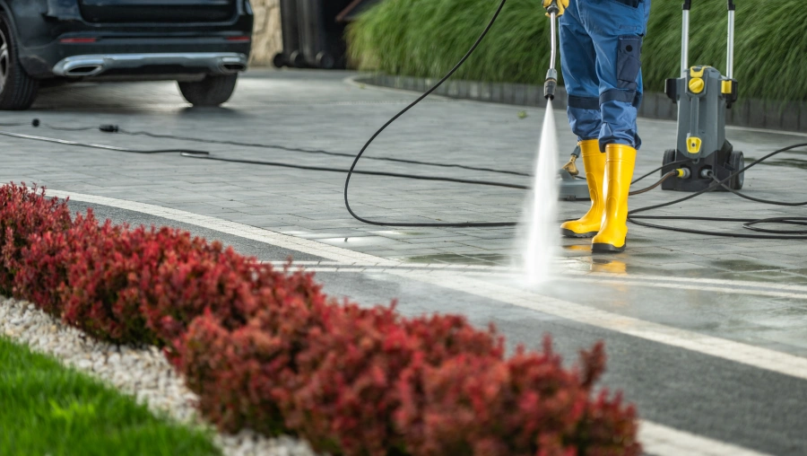 6 Exterior Power Washing & House Washing
